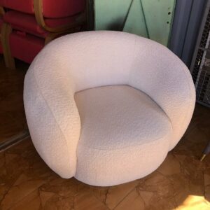 Fauteuil bouclette blanc.